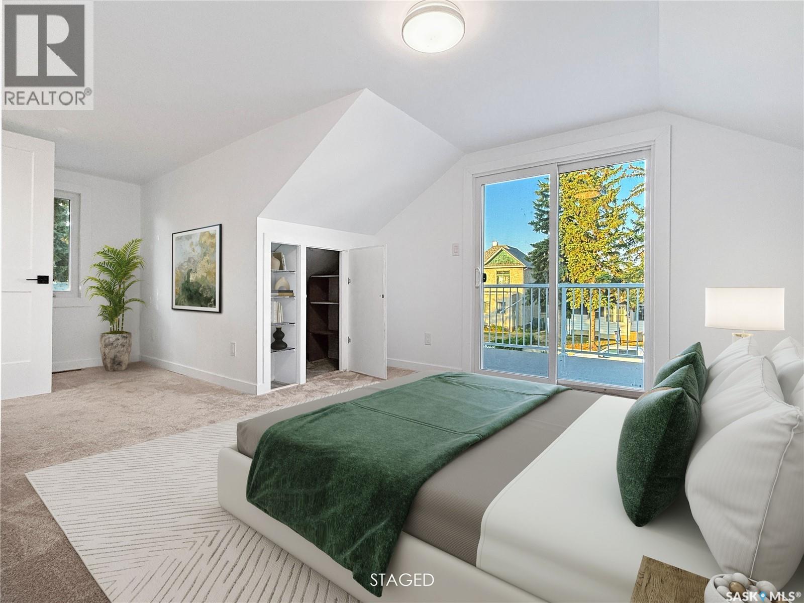 Single Family House 2 Level for Sale in  rd AVENUE NE Swift Current 