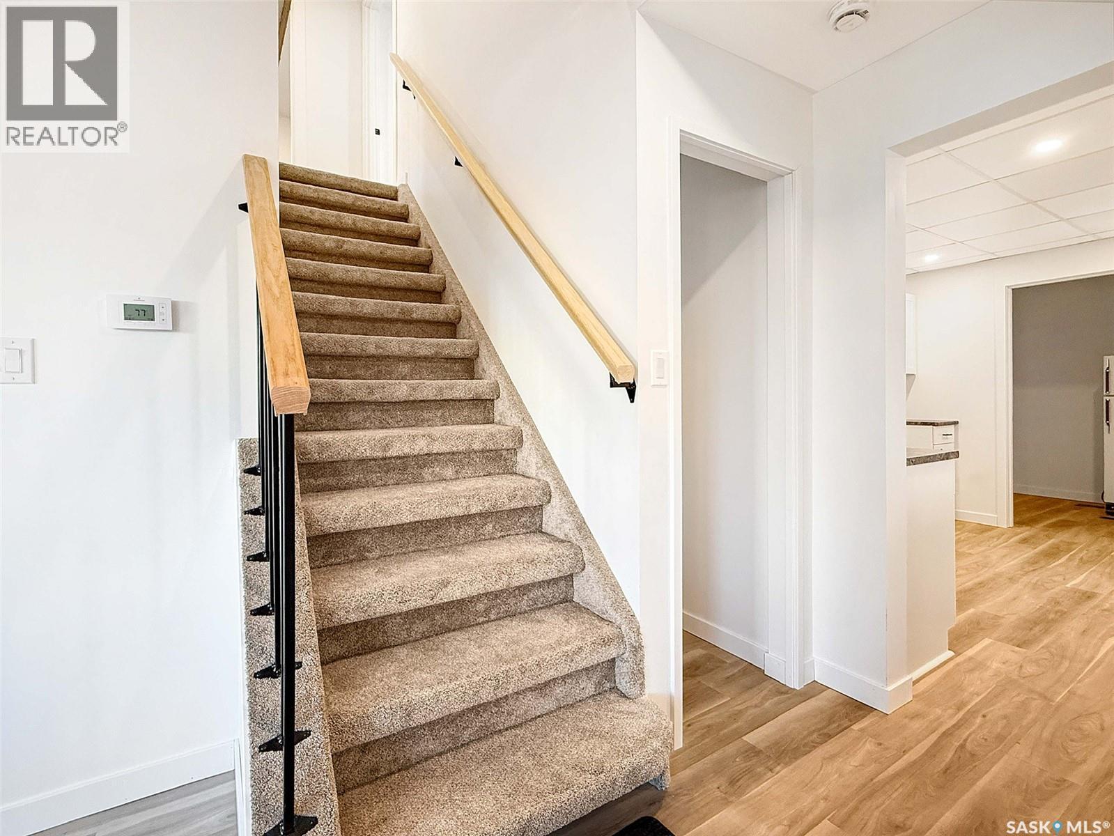 Single Family House 2 Level for Sale in  rd AVENUE NE Swift Current 