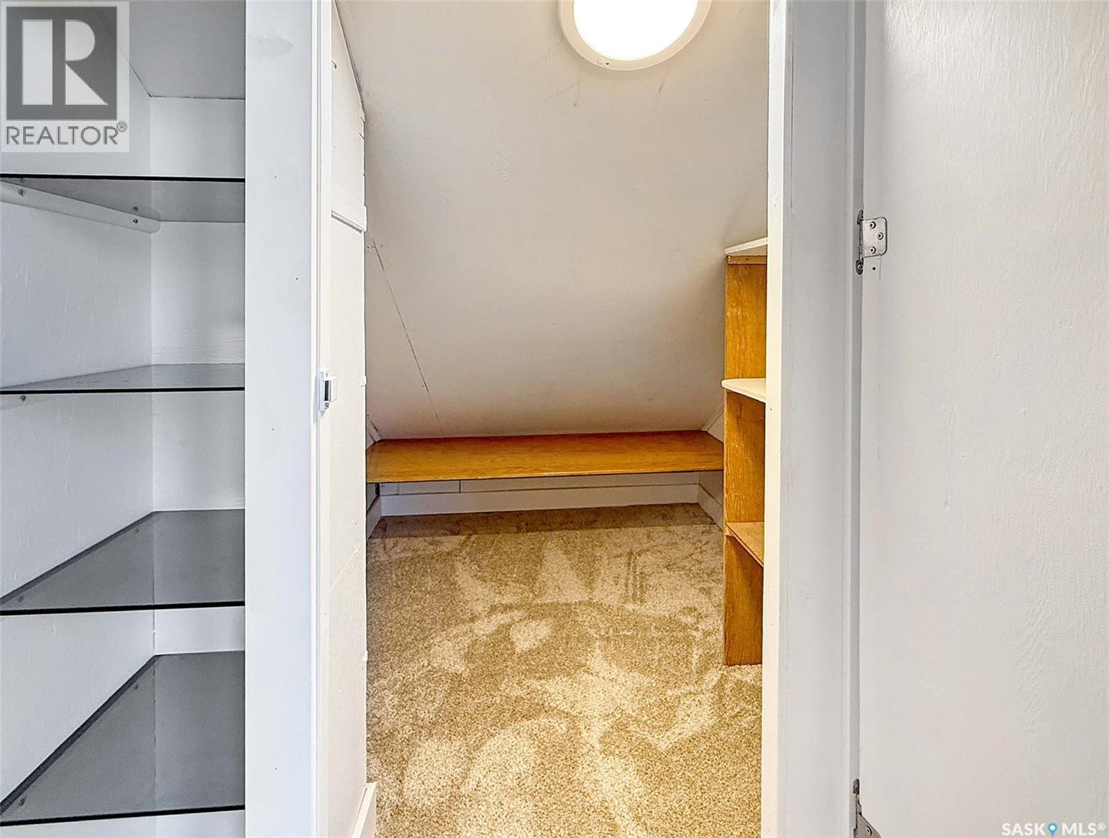 Single Family House 2 Level for Sale in  rd AVENUE NE Swift Current 