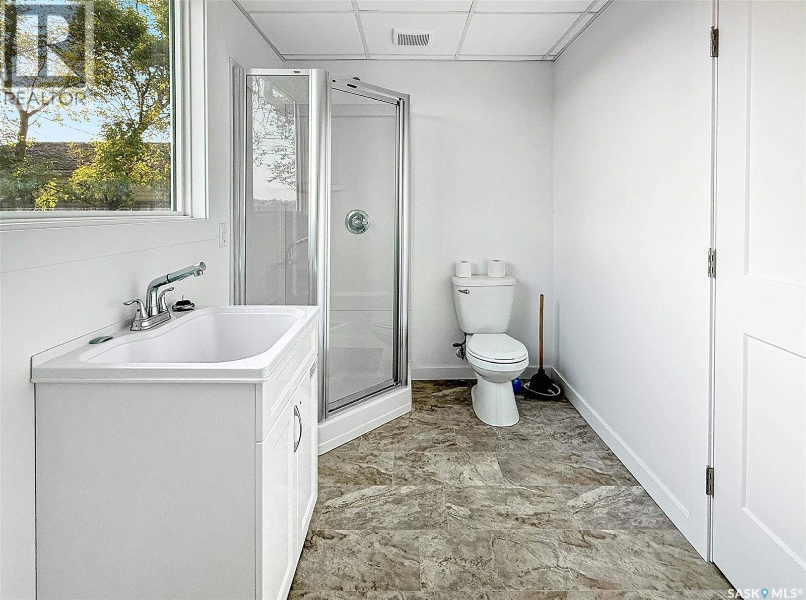 Single Family House 2 Level for Sale in  rd AVENUE NE Swift Current 