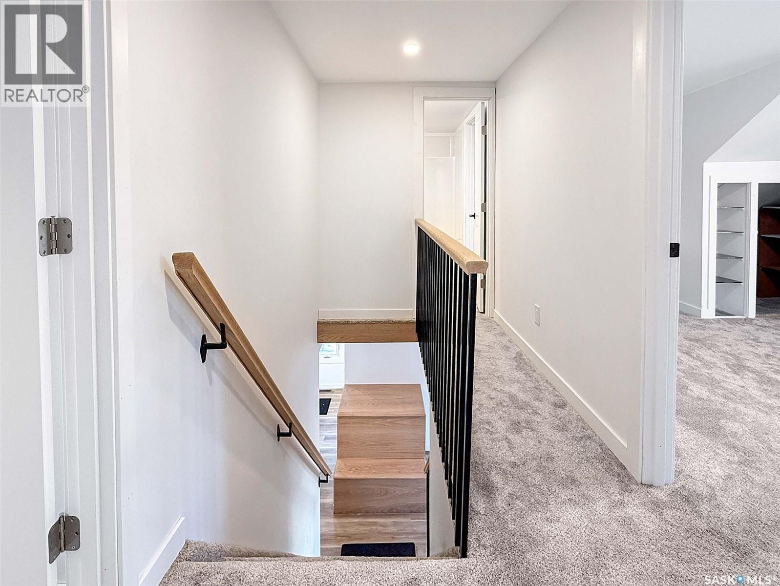 Single Family House 2 Level for Sale in  rd AVENUE NE Swift Current 