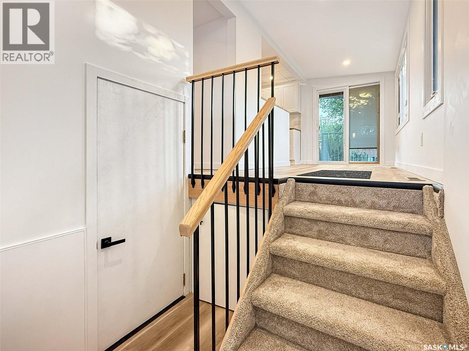 Single Family House 2 Level for Sale in  rd AVENUE NE Swift Current 