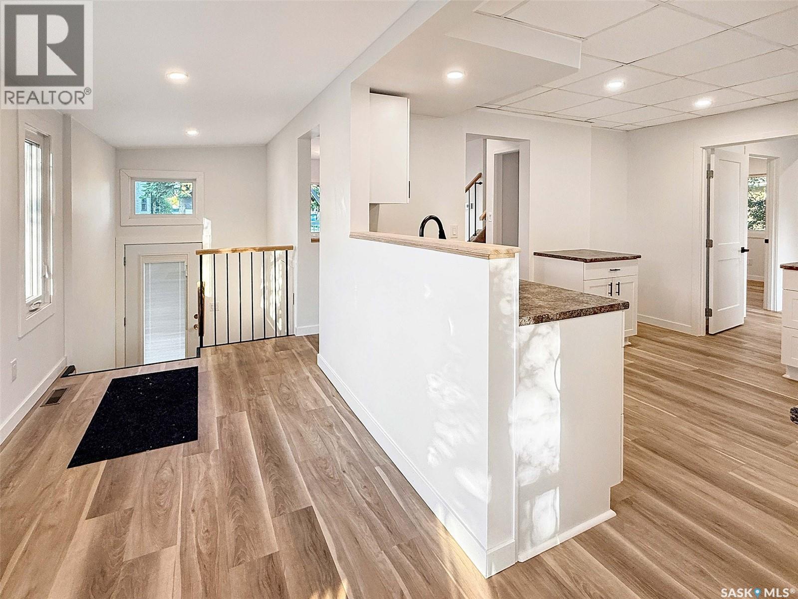 Single Family House 2 Level for Sale in  rd AVENUE NE Swift Current 