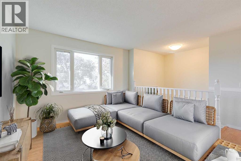 Single Family House Bi-level for Sale in  Doverthorn Place SE Dover Calgary 