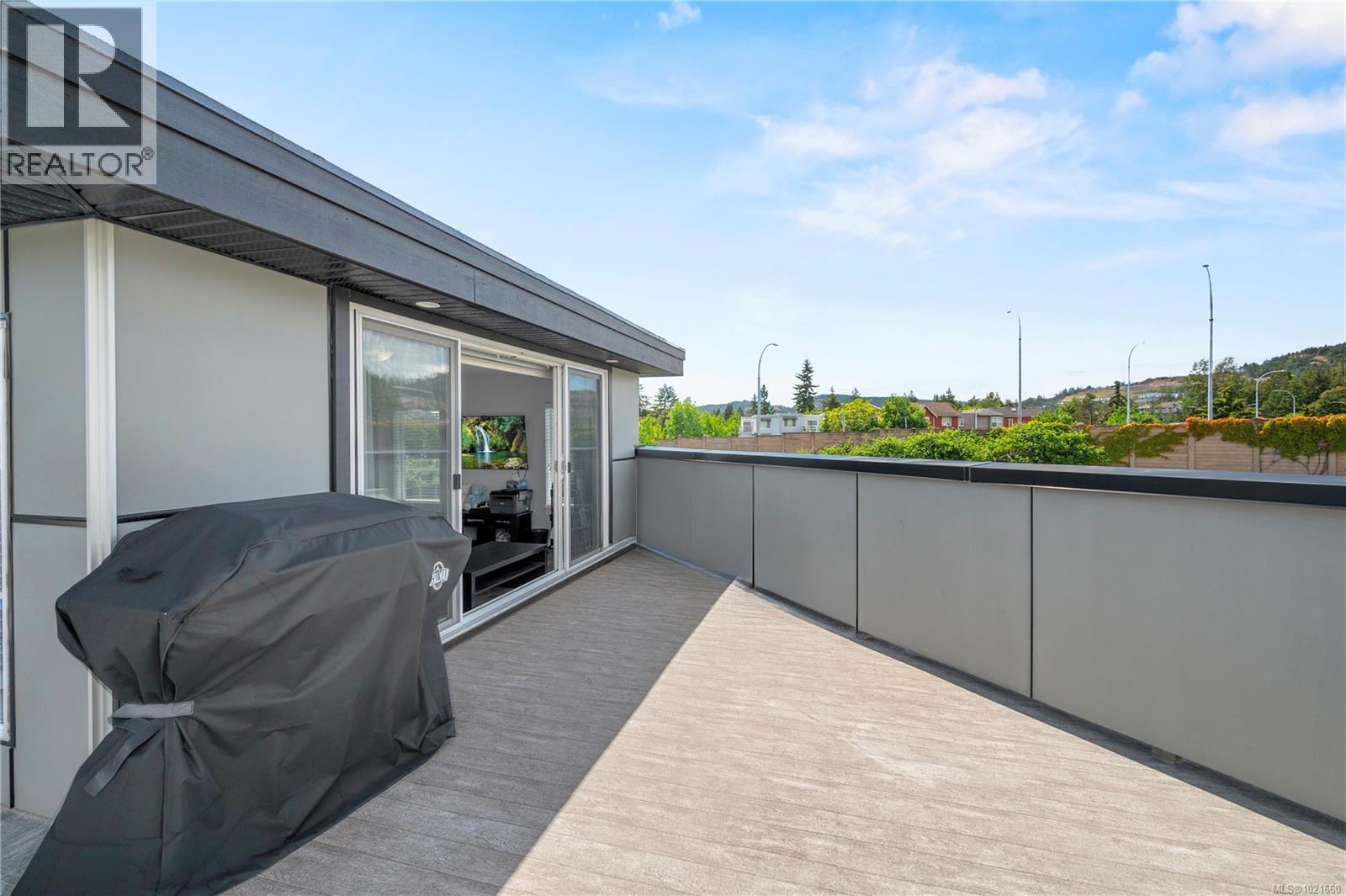 701 Strandlund Ave, Langford