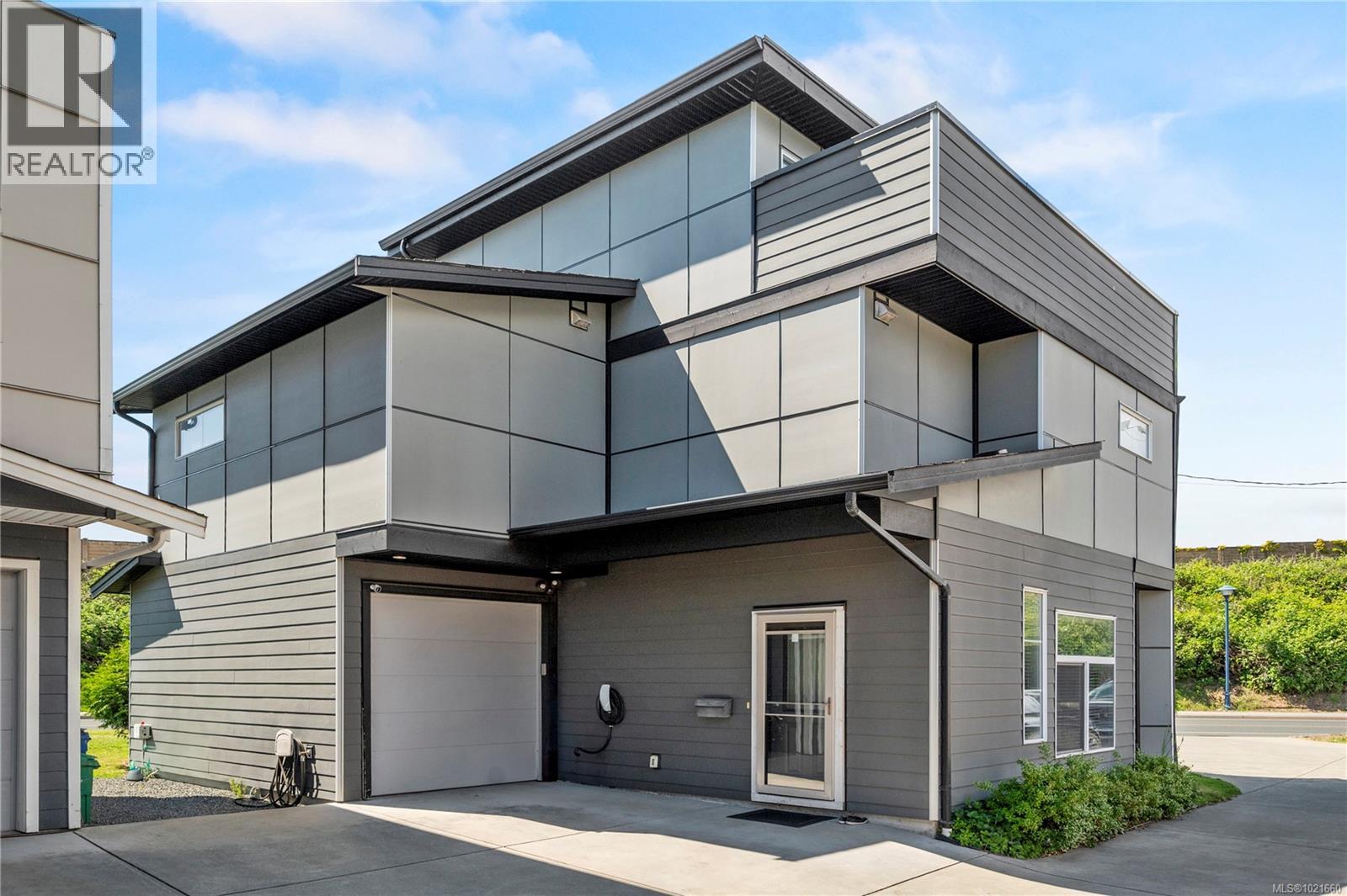 701 Strandlund Ave, Langford