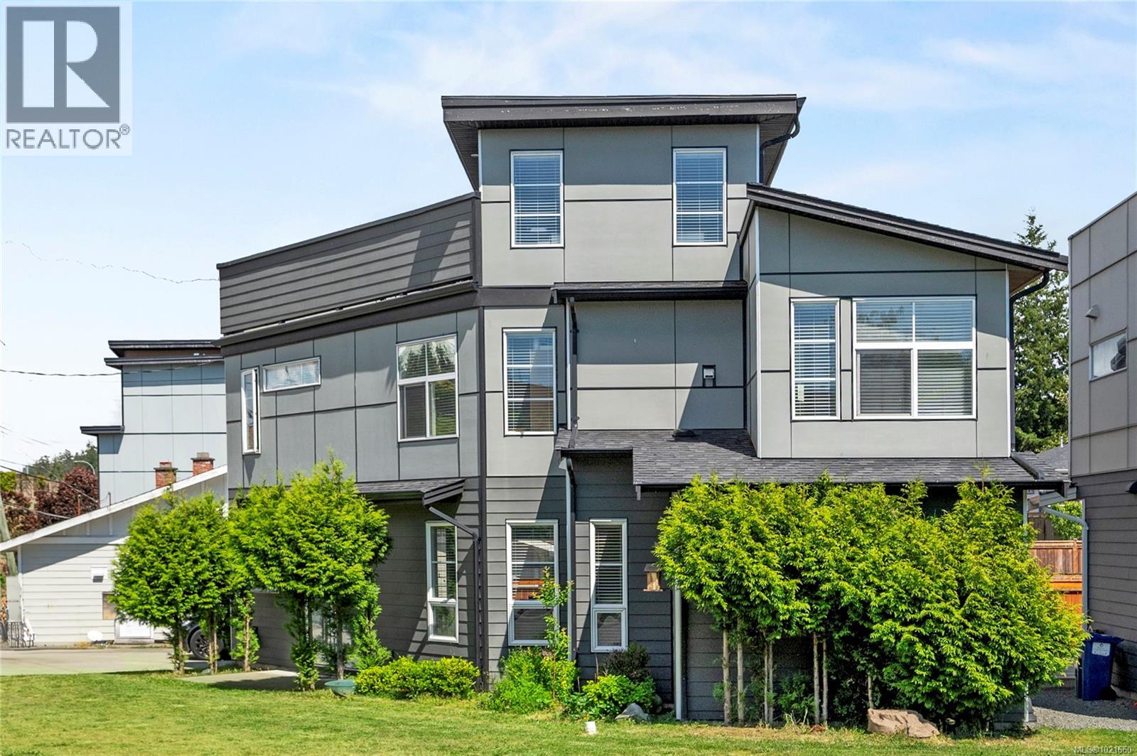 701 Strandlund Ave, Langford