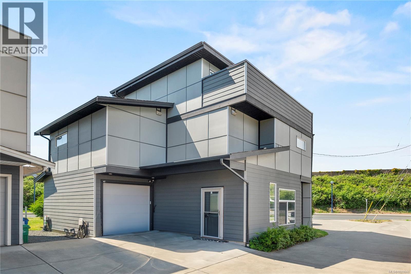 701 Strandlund Ave, Langford