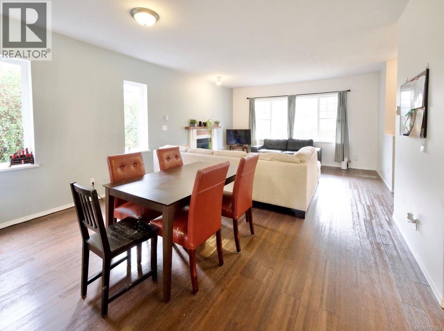 645 Shore Pine Cres, Tofino