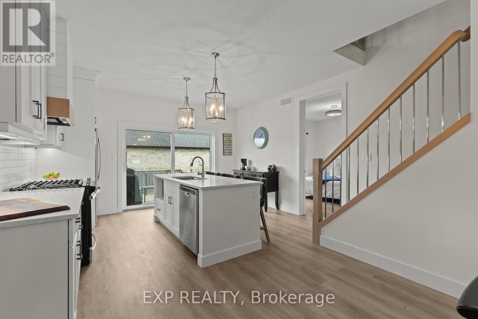 #31 744 NELSON STREET W - 14