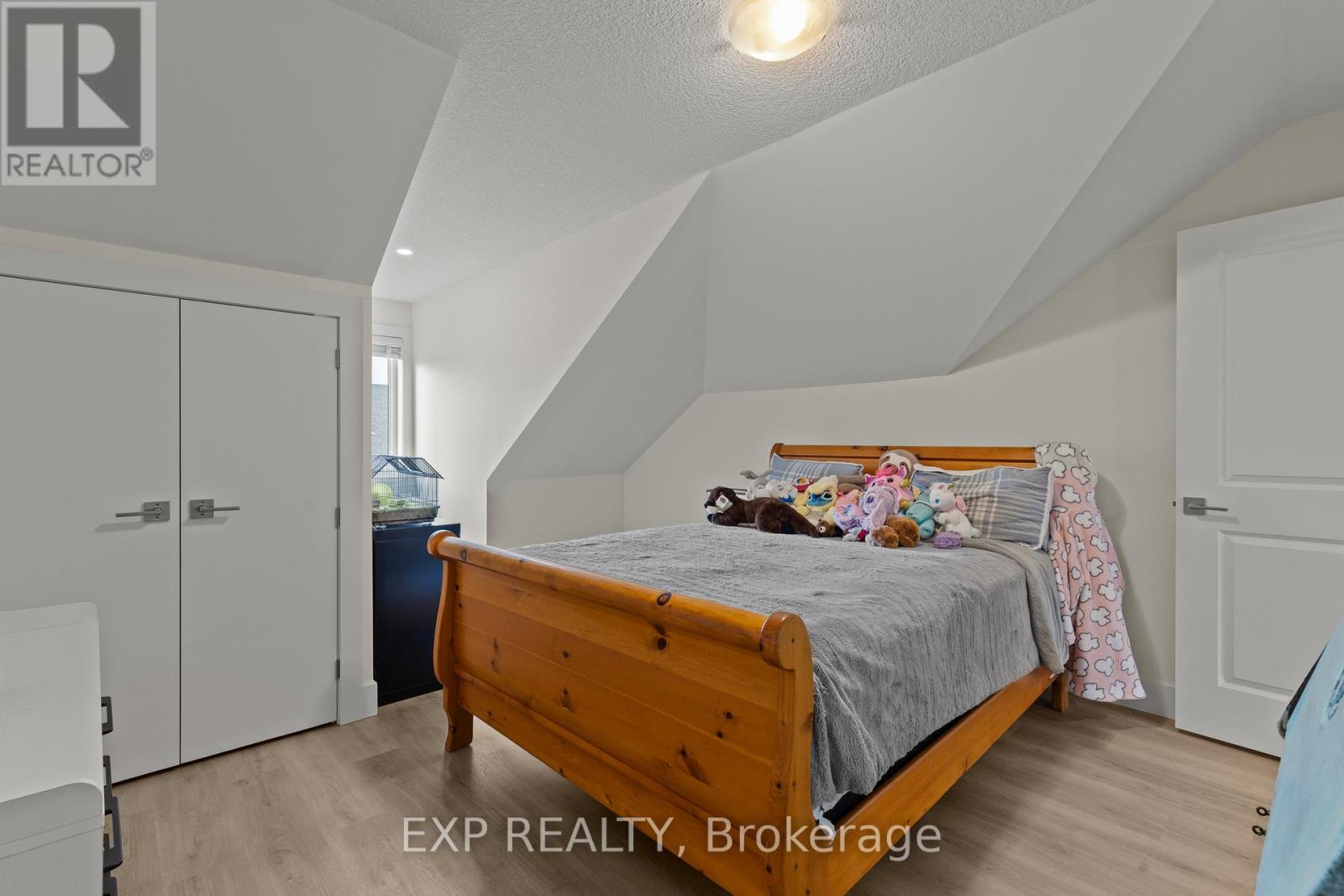 #31 744 NELSON STREET W - 31