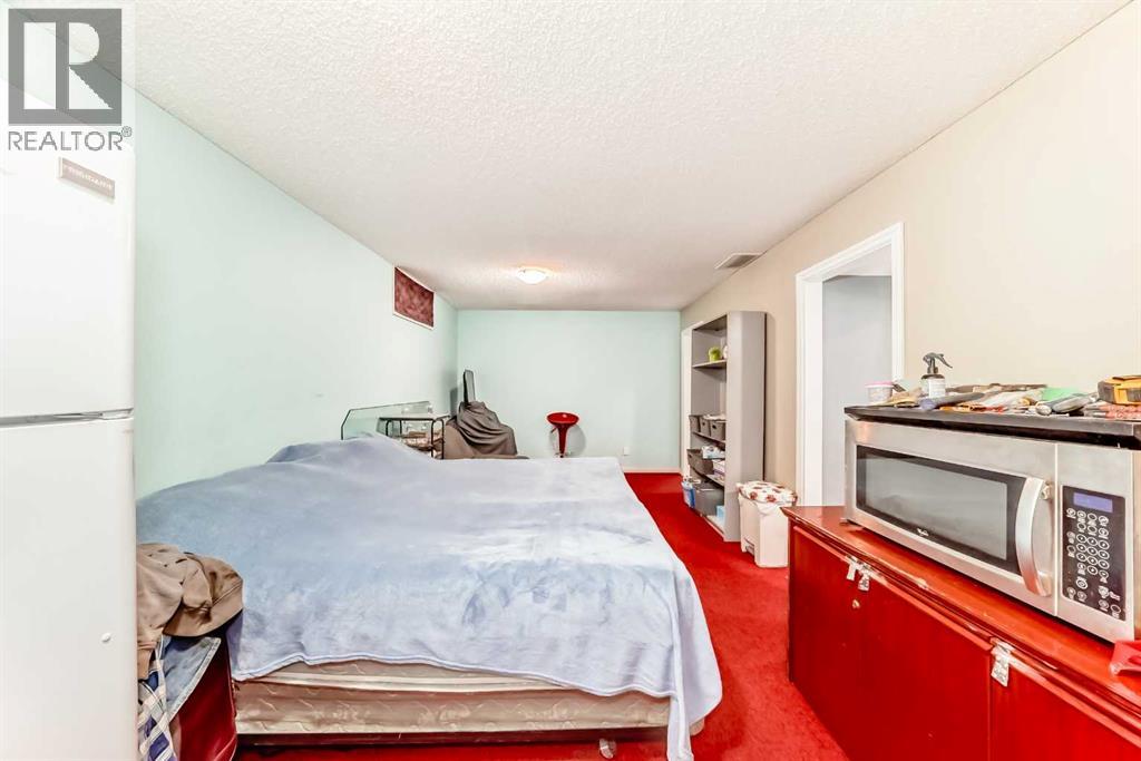 Single Family House Bungalow for Sale in  Silver Springs Road NW Silver Springs Calgary 