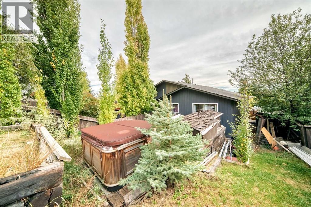 Single Family House Bungalow for Sale in  Silver Springs Road NW Silver Springs Calgary 