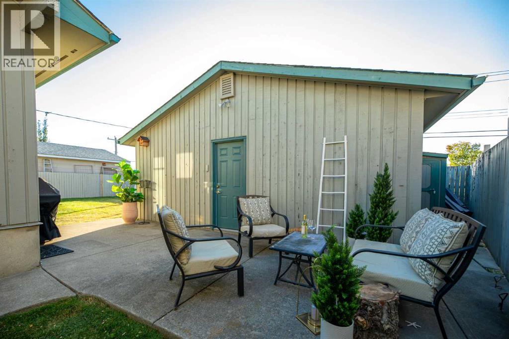 Single Family House Bungalow for Sale in  Lake Fraser Way SE Lake Bonavista Calgary 