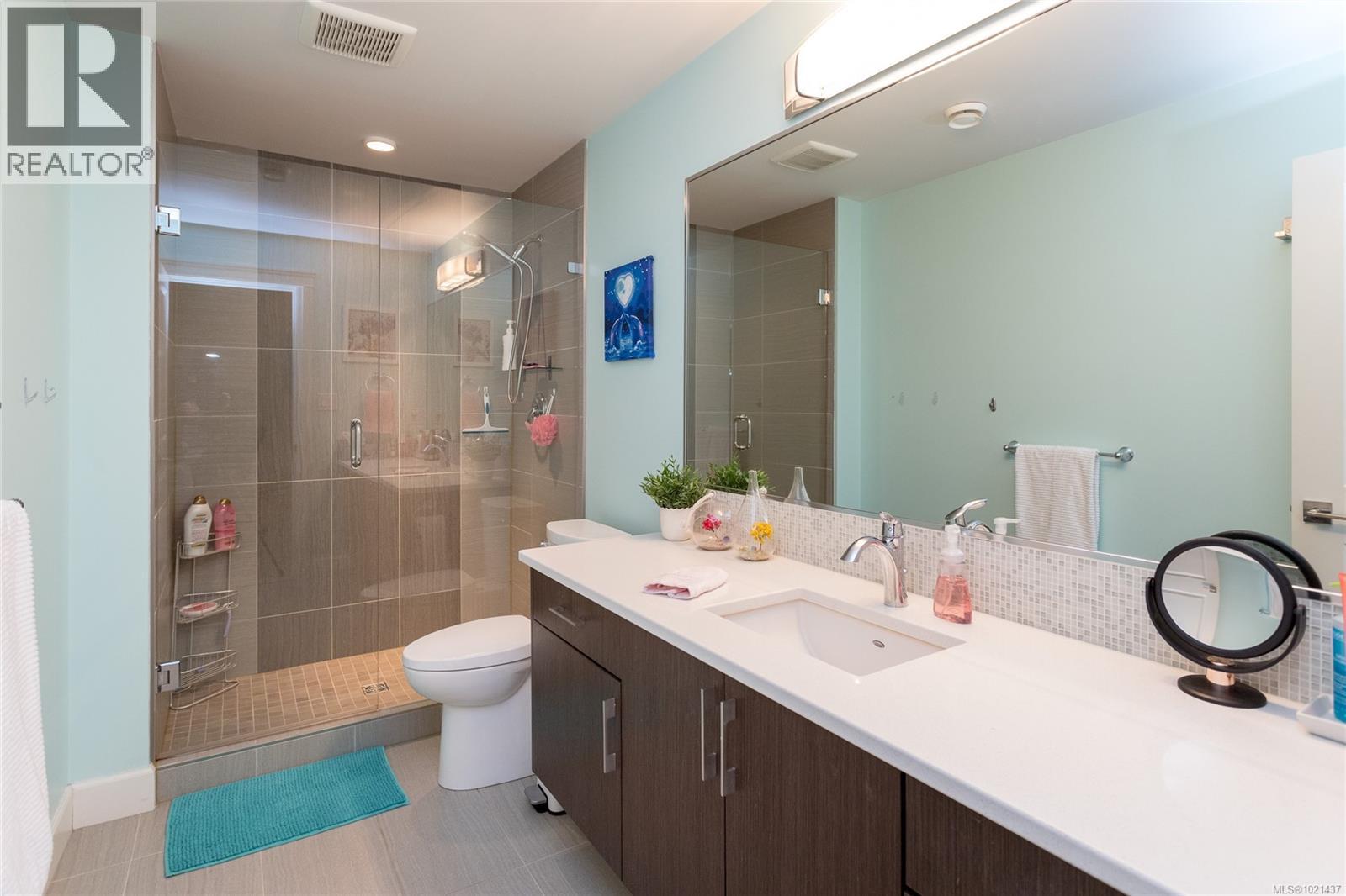 2140 Champions Way, Langford