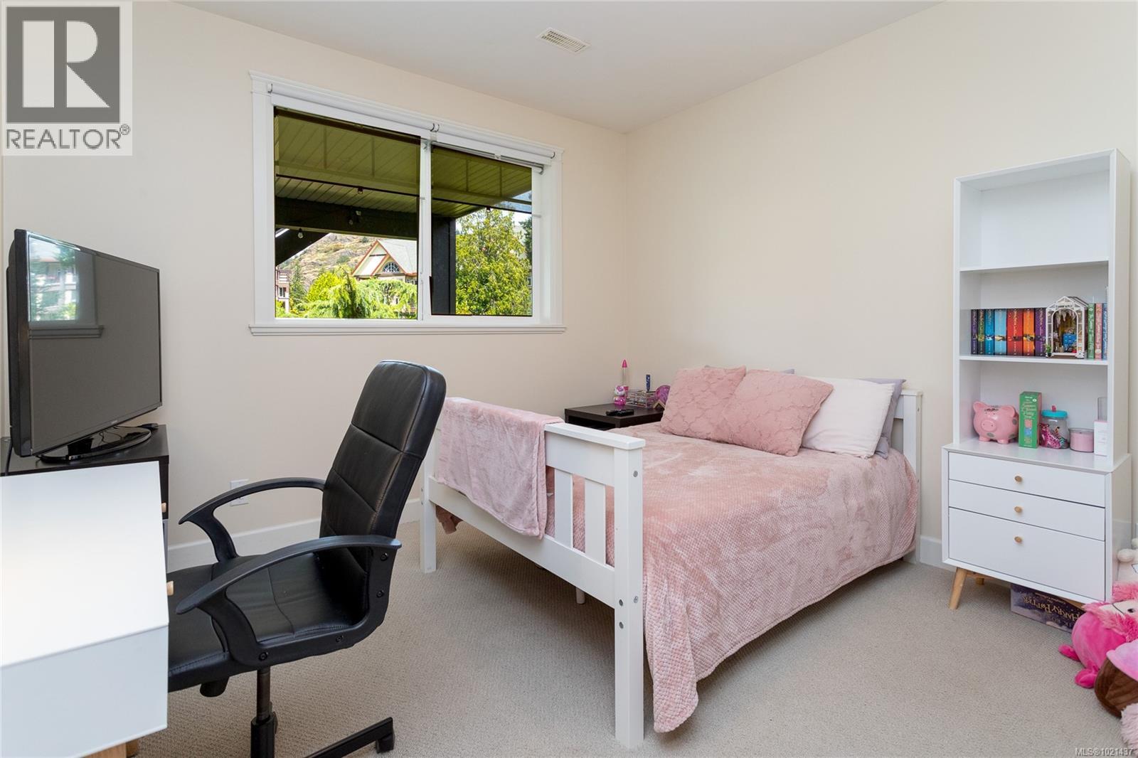 2140 Champions Way, Langford