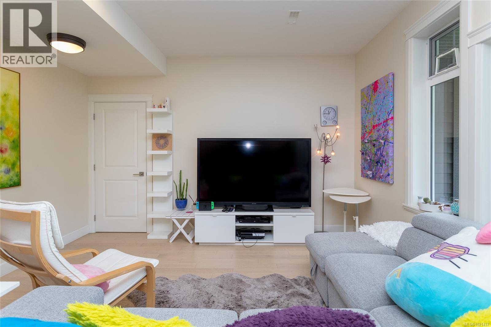 2140 Champions Way, Langford