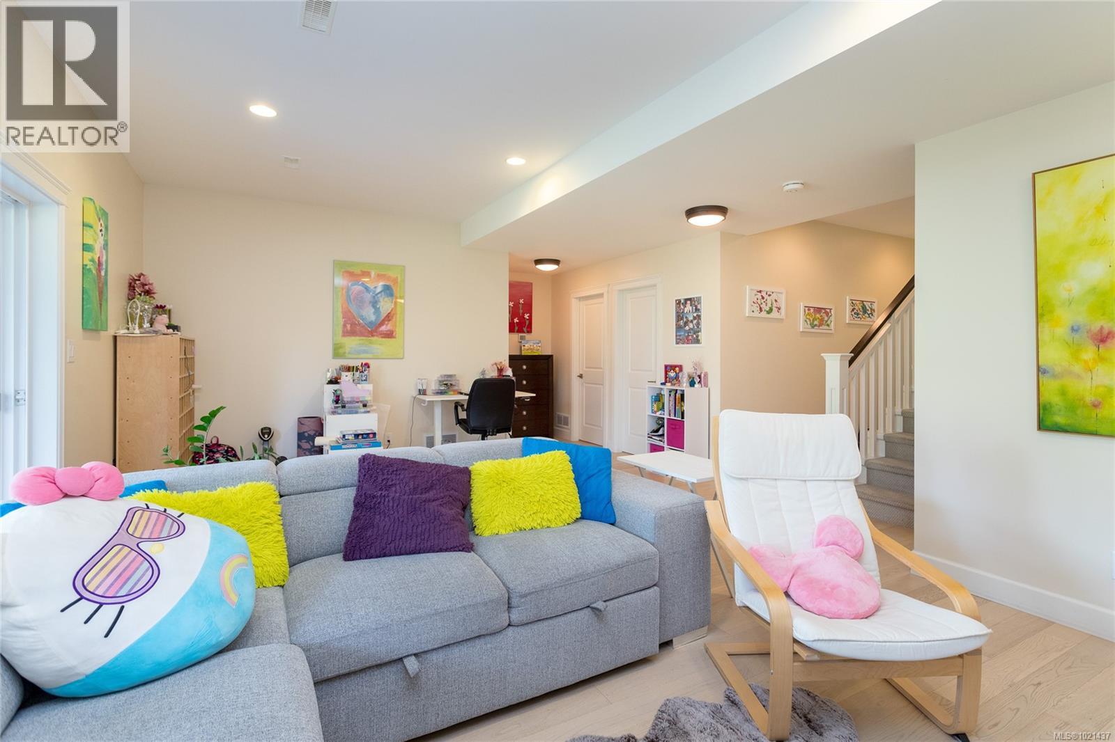 2140 Champions Way, Langford