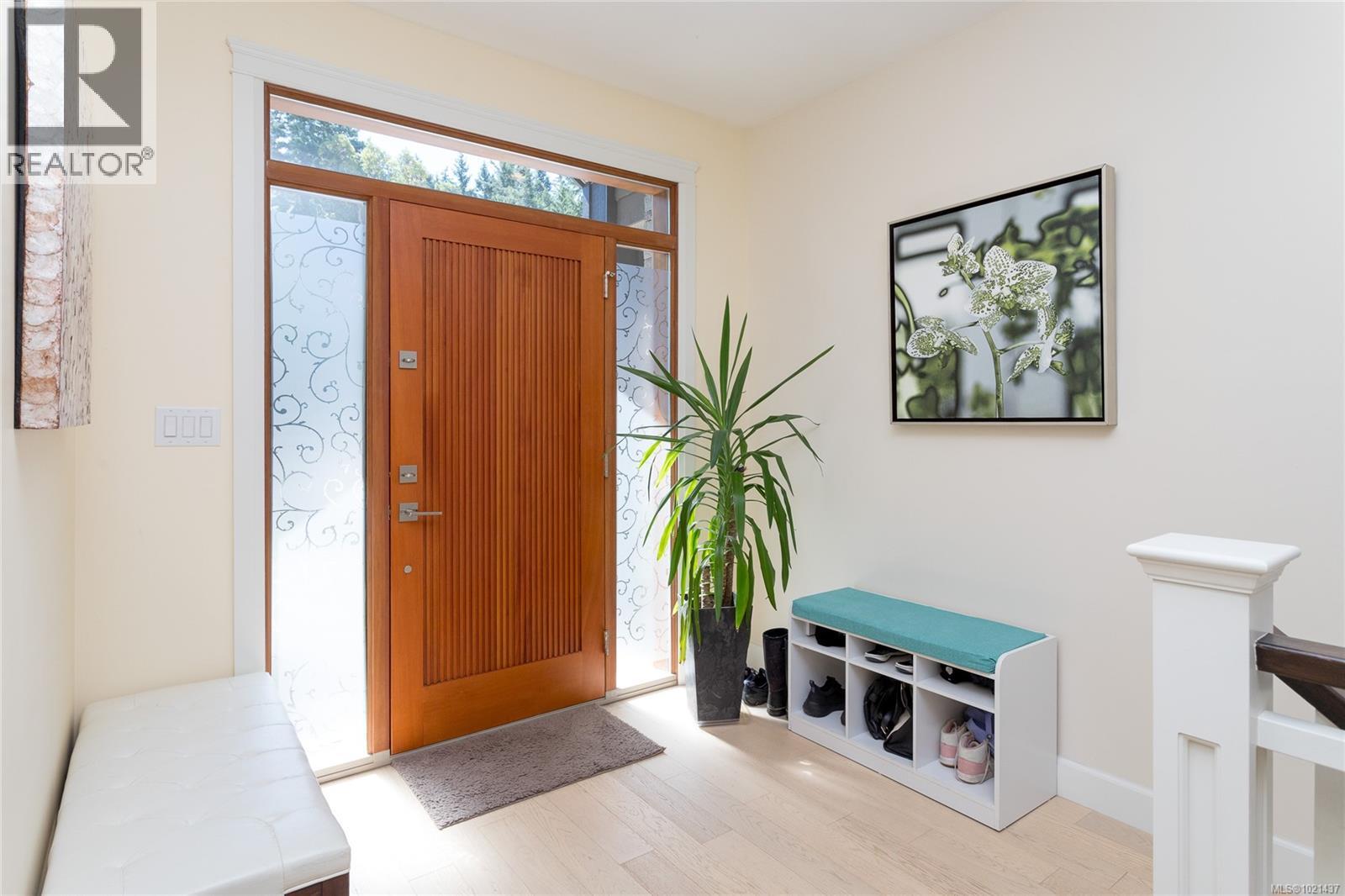 2140 Champions Way, Langford