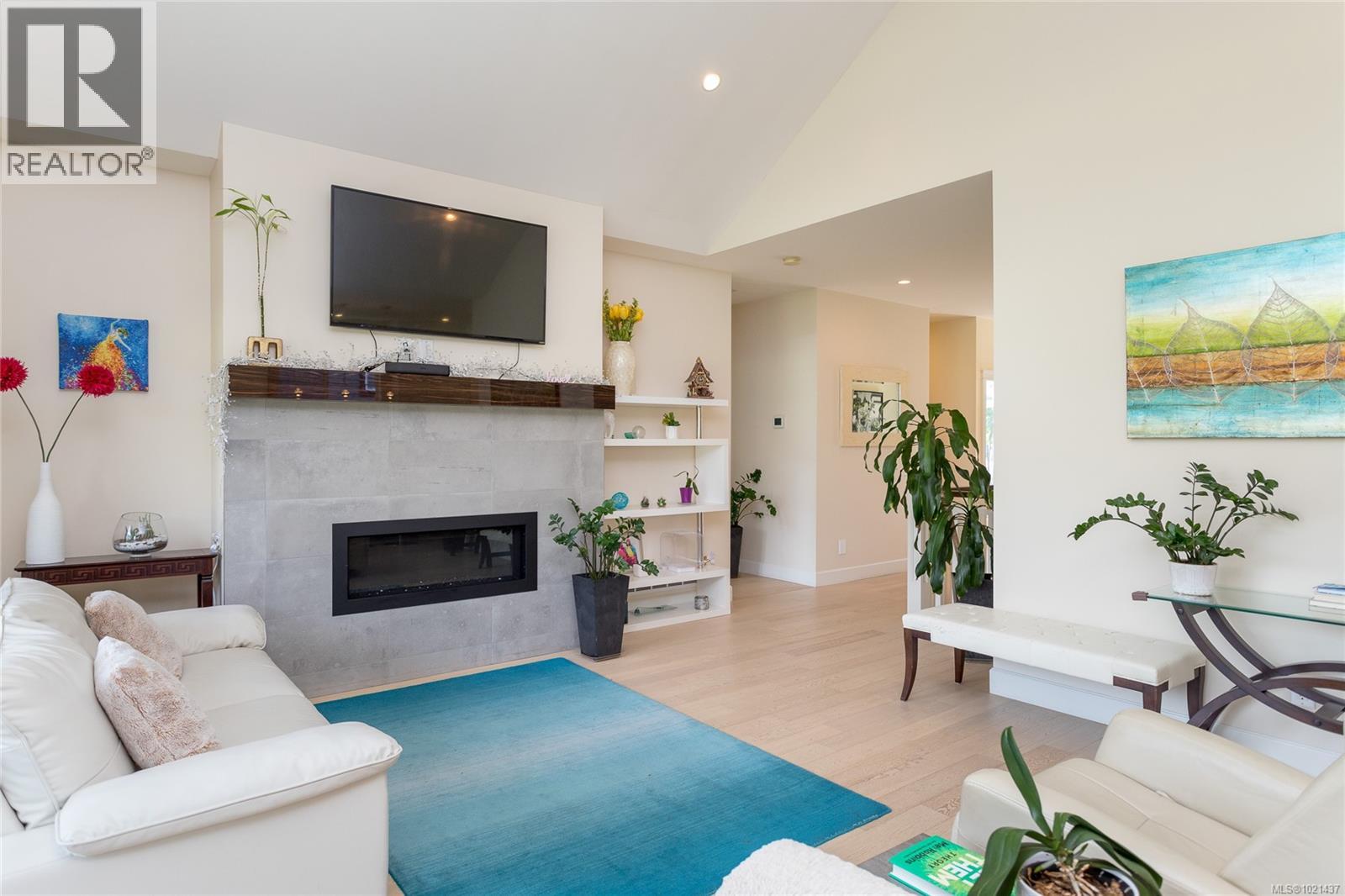 2140 Champions Way, Langford