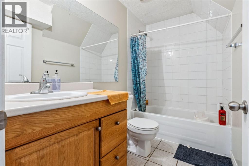 Single Family House for Sale in  Saddleridge Drive NE Saddle Ridge Calgary 