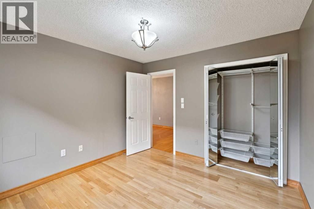 Single Family House for Sale in    Avenue SW Eau Claire Calgary 