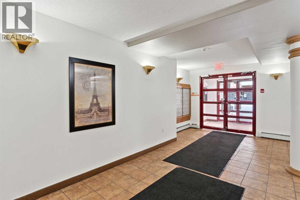 Single Family House for Sale in    Avenue SW Eau Claire Calgary 