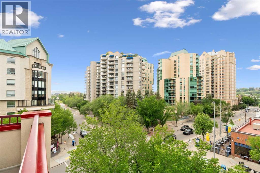 Single Family House for Sale in    Avenue SW Eau Claire Calgary 