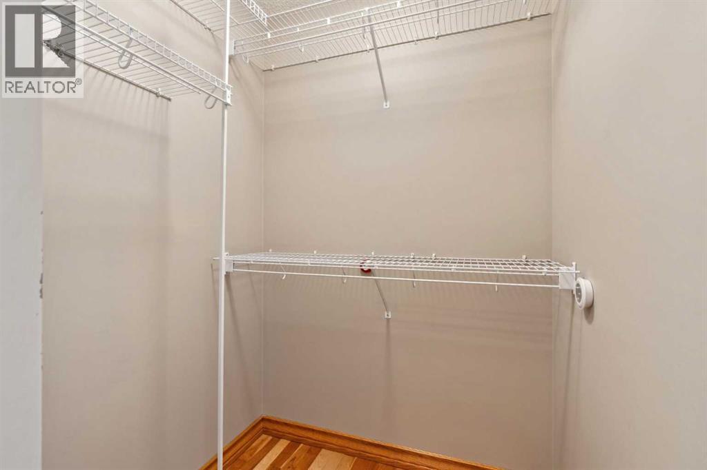 Single Family House for Sale in    Avenue SW Eau Claire Calgary 