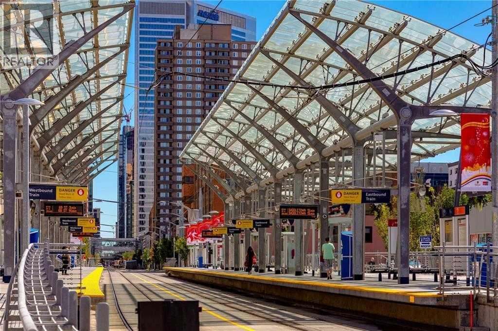 Single Family House for Sale in    Avenue SW Eau Claire Calgary 