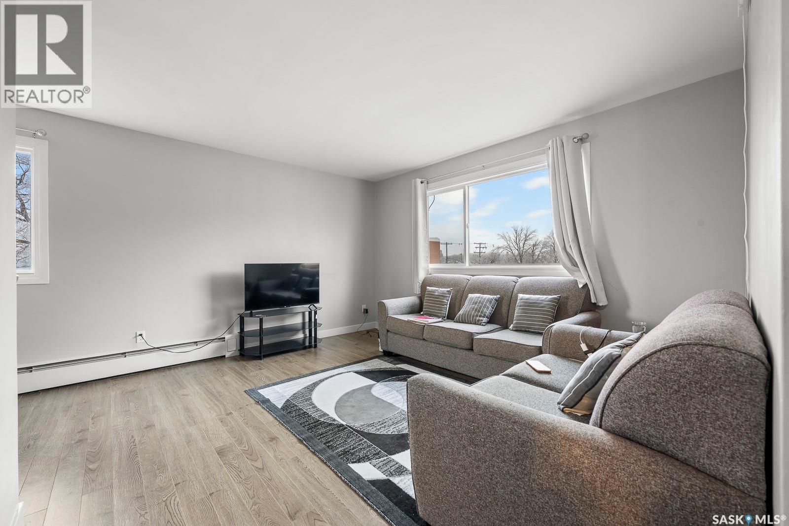 1560 ALEXANDRA STREET - 15