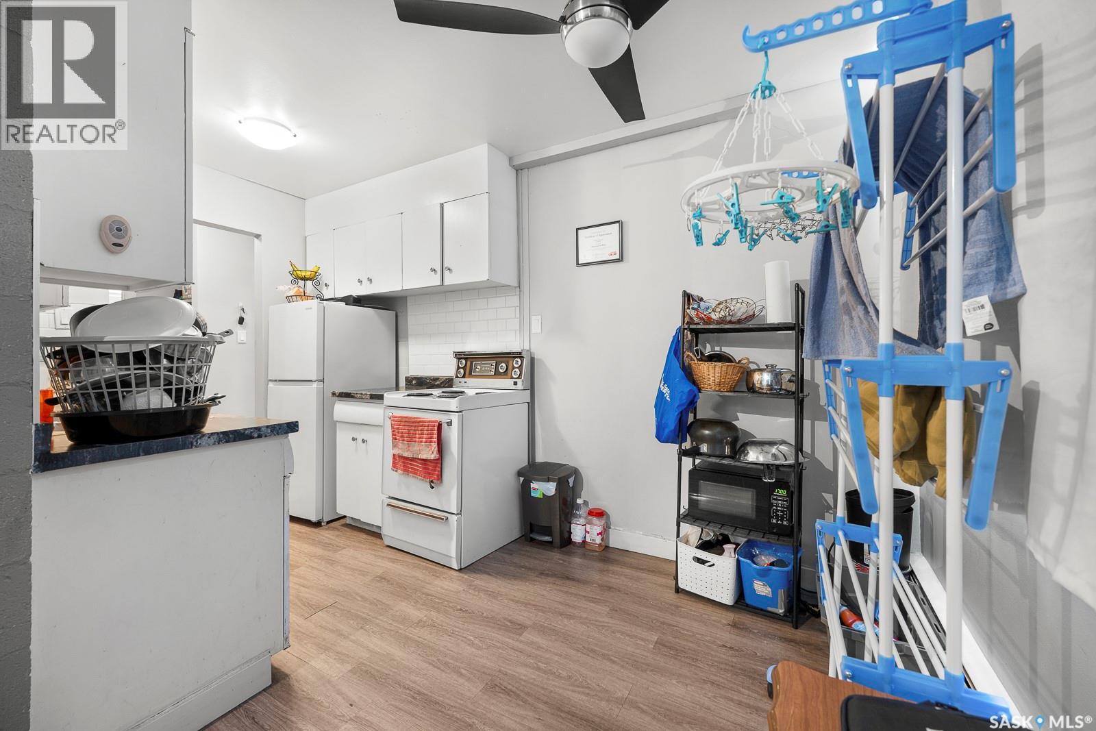 1560 ALEXANDRA STREET - 21