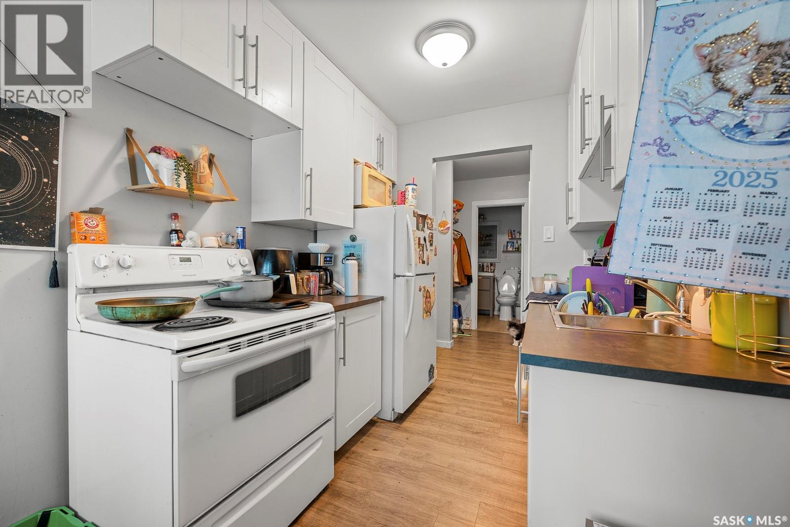 1560 ALEXANDRA STREET - 6
