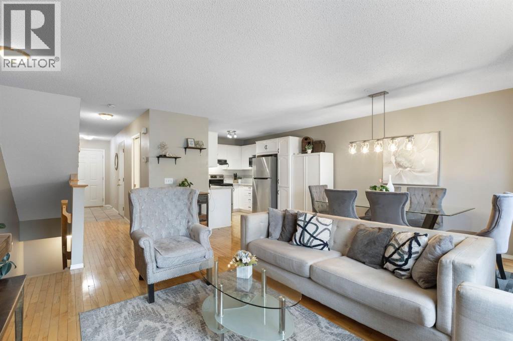 Single Family House for Sale in  Douglas Glen Park SE Douglasdale/Glen Calgary 