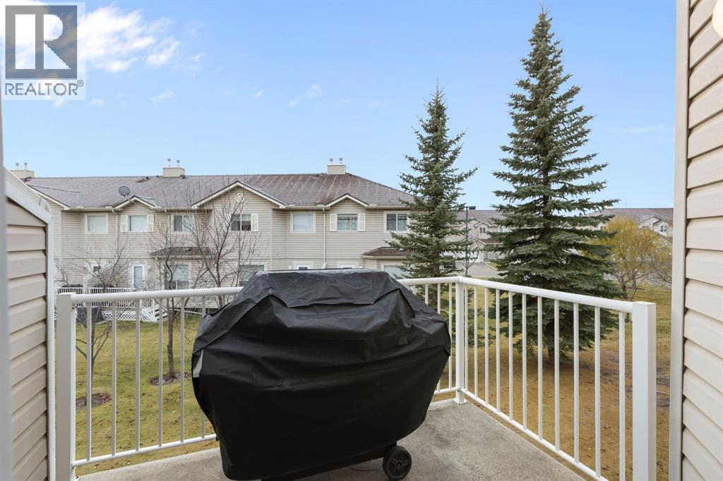 Single Family House for Sale in  Douglas Glen Park SE Douglasdale/Glen Calgary 