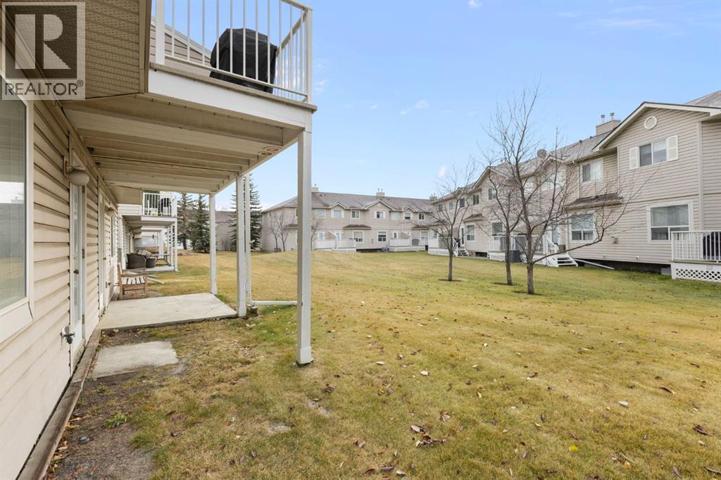 Single Family House for Sale in  Douglas Glen Park SE Douglasdale/Glen Calgary 