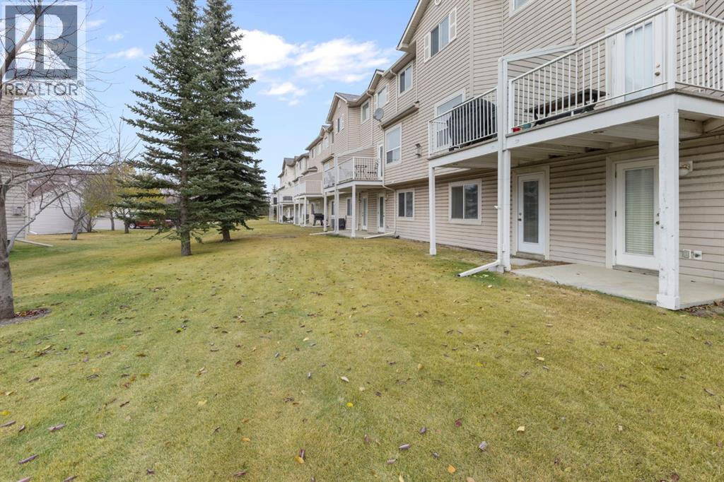 Single Family House for Sale in  Douglas Glen Park SE Douglasdale/Glen Calgary 