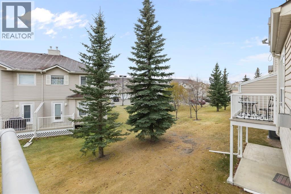 Single Family House for Sale in  Douglas Glen Park SE Douglasdale/Glen Calgary 