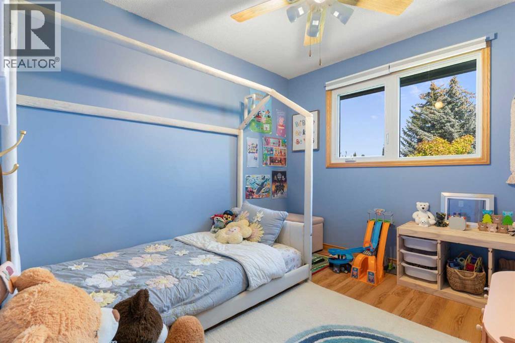 Single Family House 4 Level for Sale in   Street SW Oakridge Calgary 