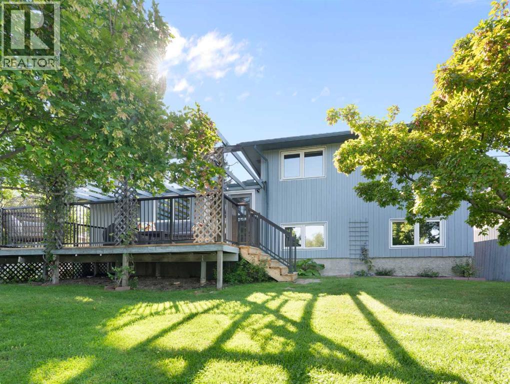 Single Family House 4 Level for Sale in   Street SW Oakridge Calgary 