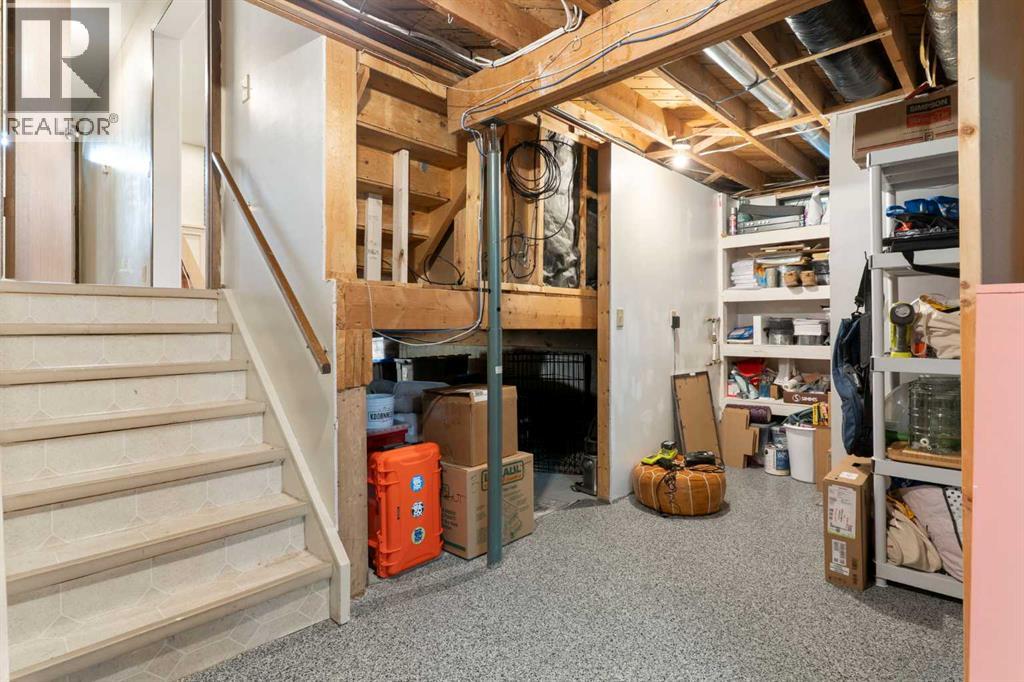 Single Family House 4 Level for Sale in   Street SW Oakridge Calgary 