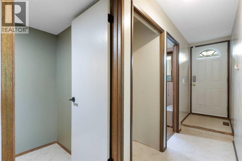 Single Family House 4 Level for Sale in   Street SW Oakridge Calgary 