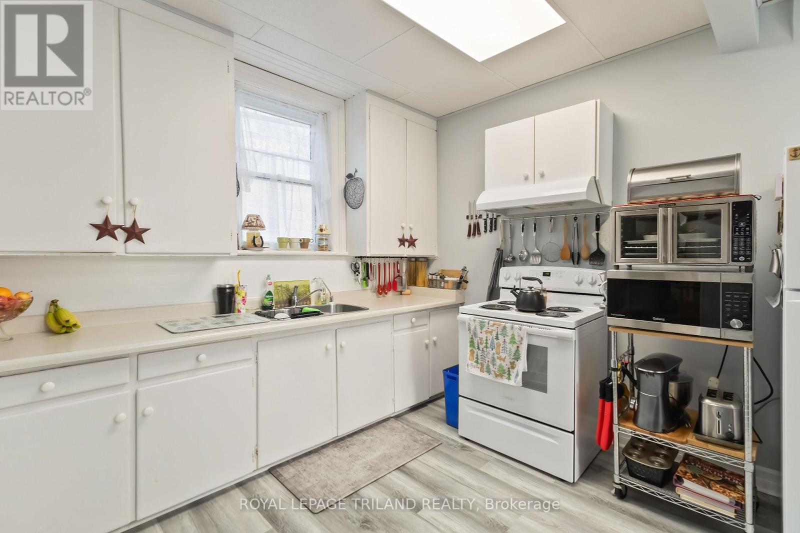 Retail for Sale in  MAIN STREET North Middlesex (Parkhill) 