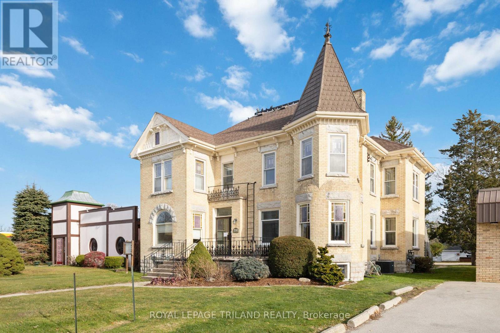 Retail for Sale in  MAIN STREET North Middlesex (Parkhill) 