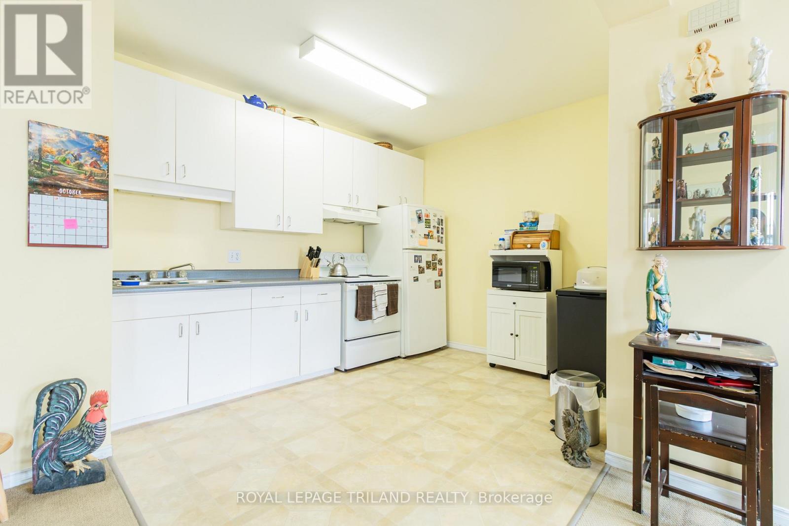 Retail for Sale in  MAIN STREET North Middlesex (Parkhill) 