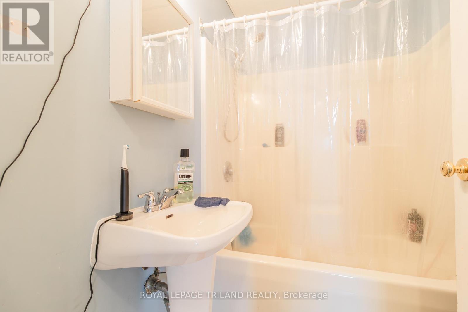 Retail for Sale in  MAIN STREET North Middlesex (Parkhill) 