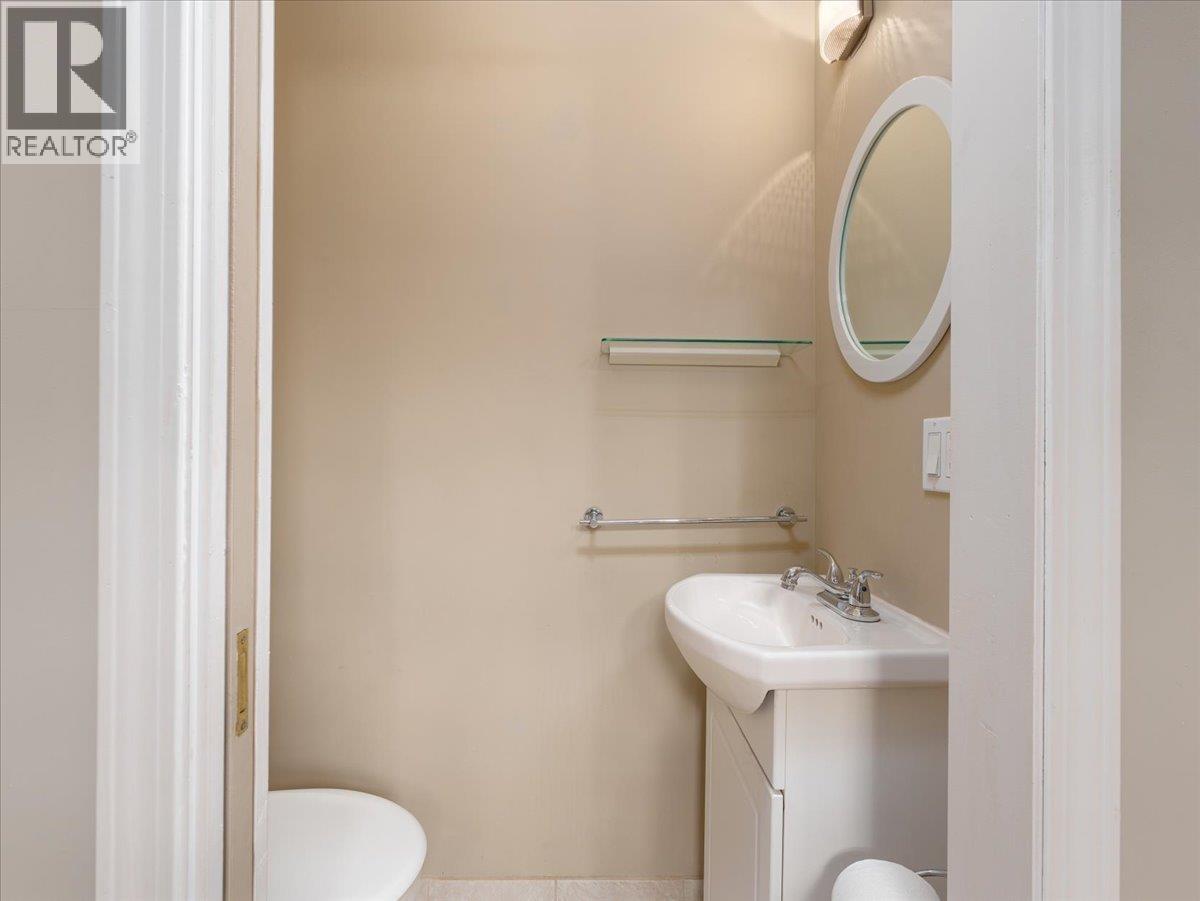 5 3588 WHITNEY PLACE, Vancouver