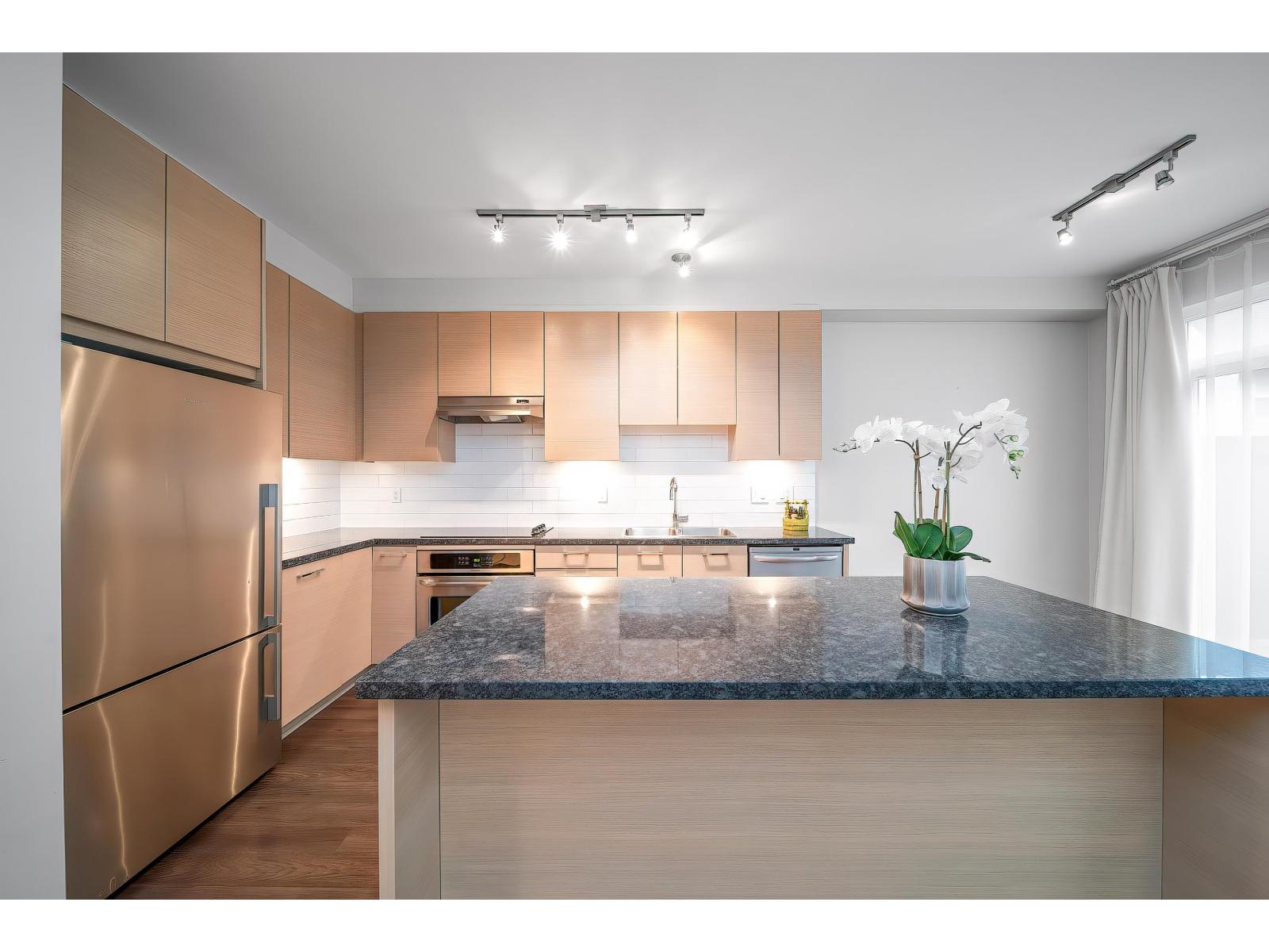 #76-10489 DELSOM Crescent, Delta