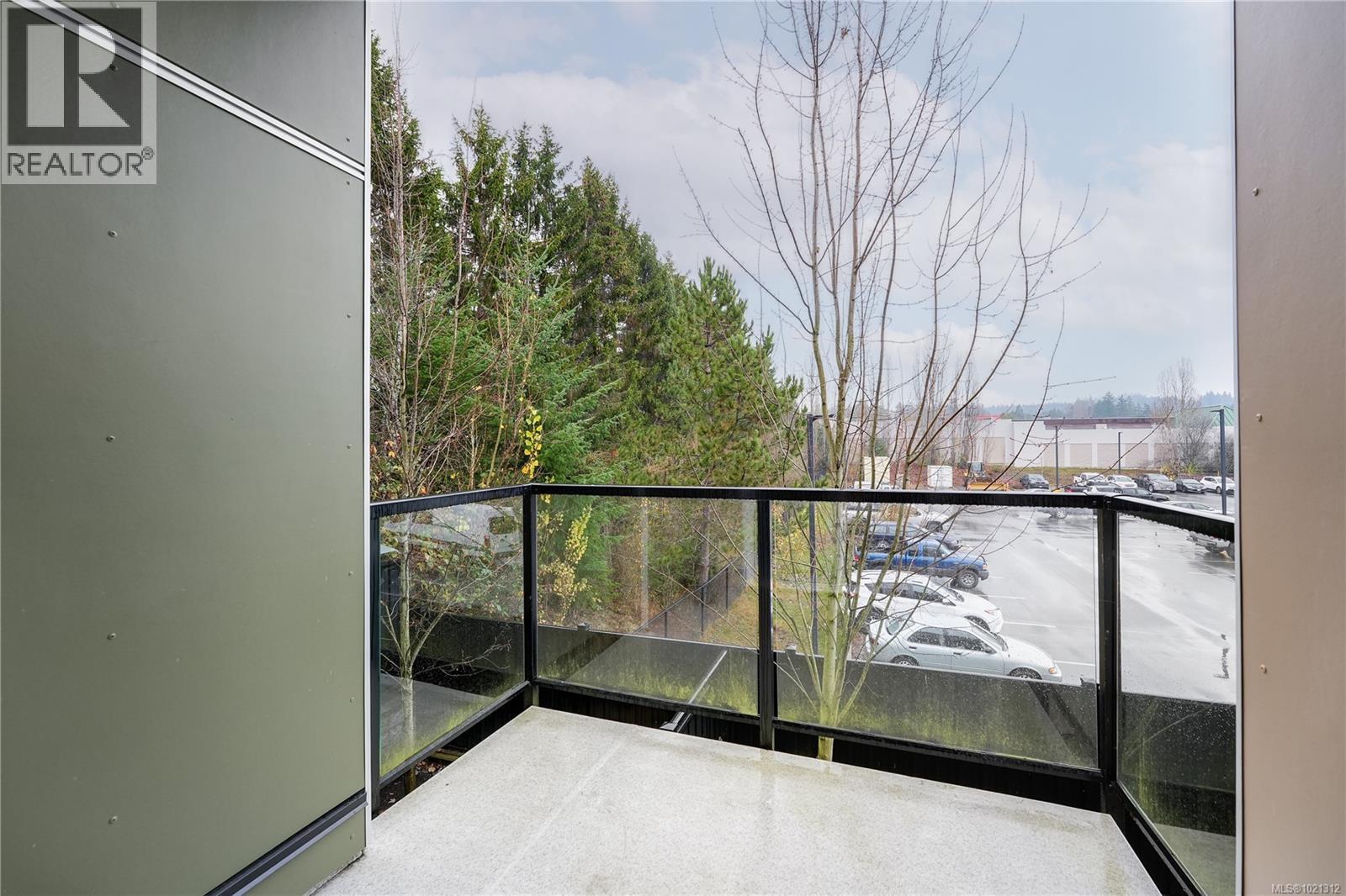 Single Family House for Sale in   Viewmont Ave Saanich 