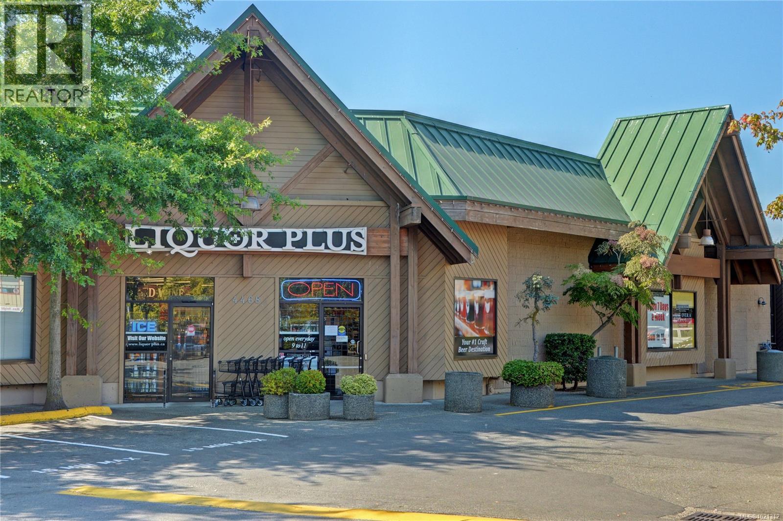 Single Family House for Sale in   Viewmont Ave Saanich 